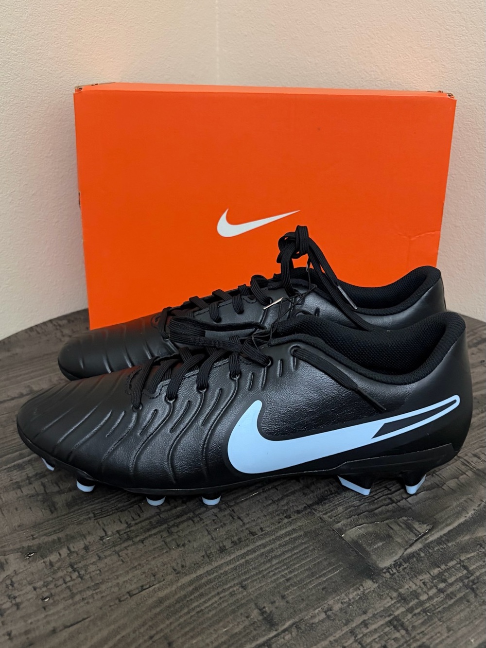 🚨 BRAND NEW Nike Men Black Soccer Cleats🚨
